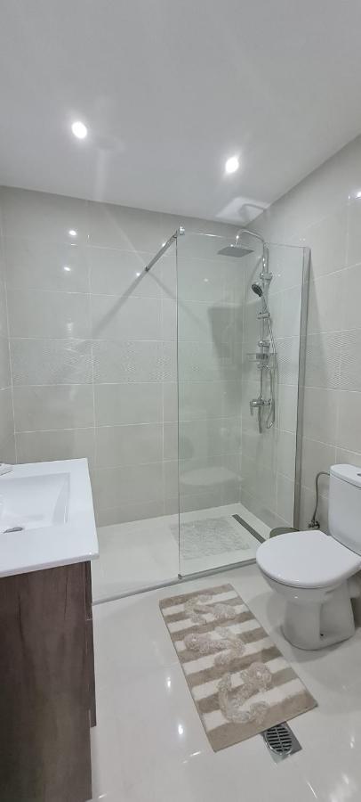 公寓 Cozy With Garden Near Town Center, Fully Renovated.